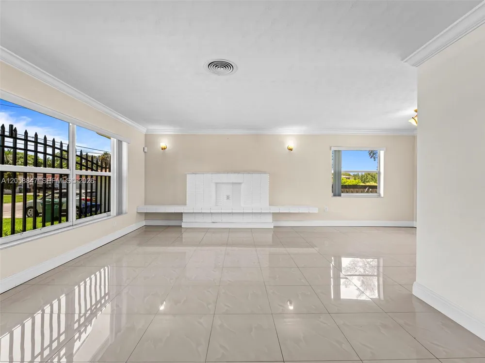 2045 NW 115th St Miami, FL 33167
