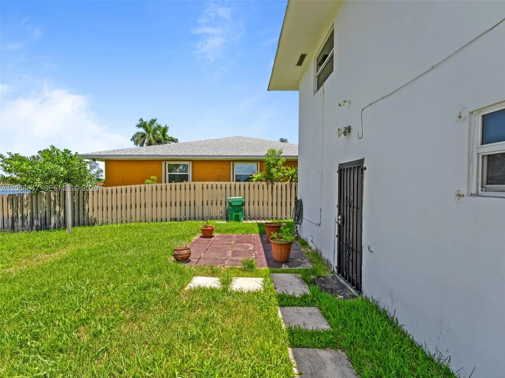 2045 NW 115th St Miami, FL 33167