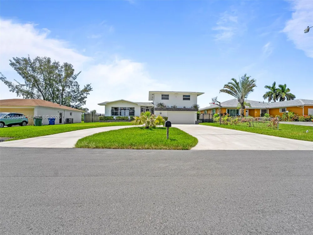 2045 NW 115th St Miami, FL 33167