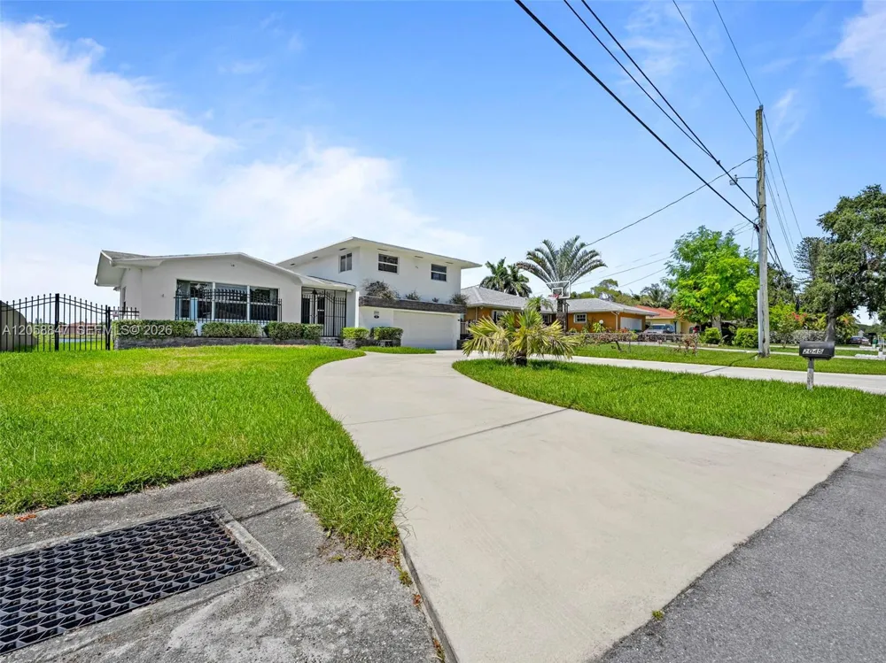 2045 NW 115th St Miami, FL 33167