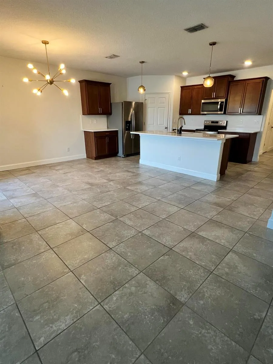 3280 ROXBURY PLACE SW Vero Beach, FL 32968