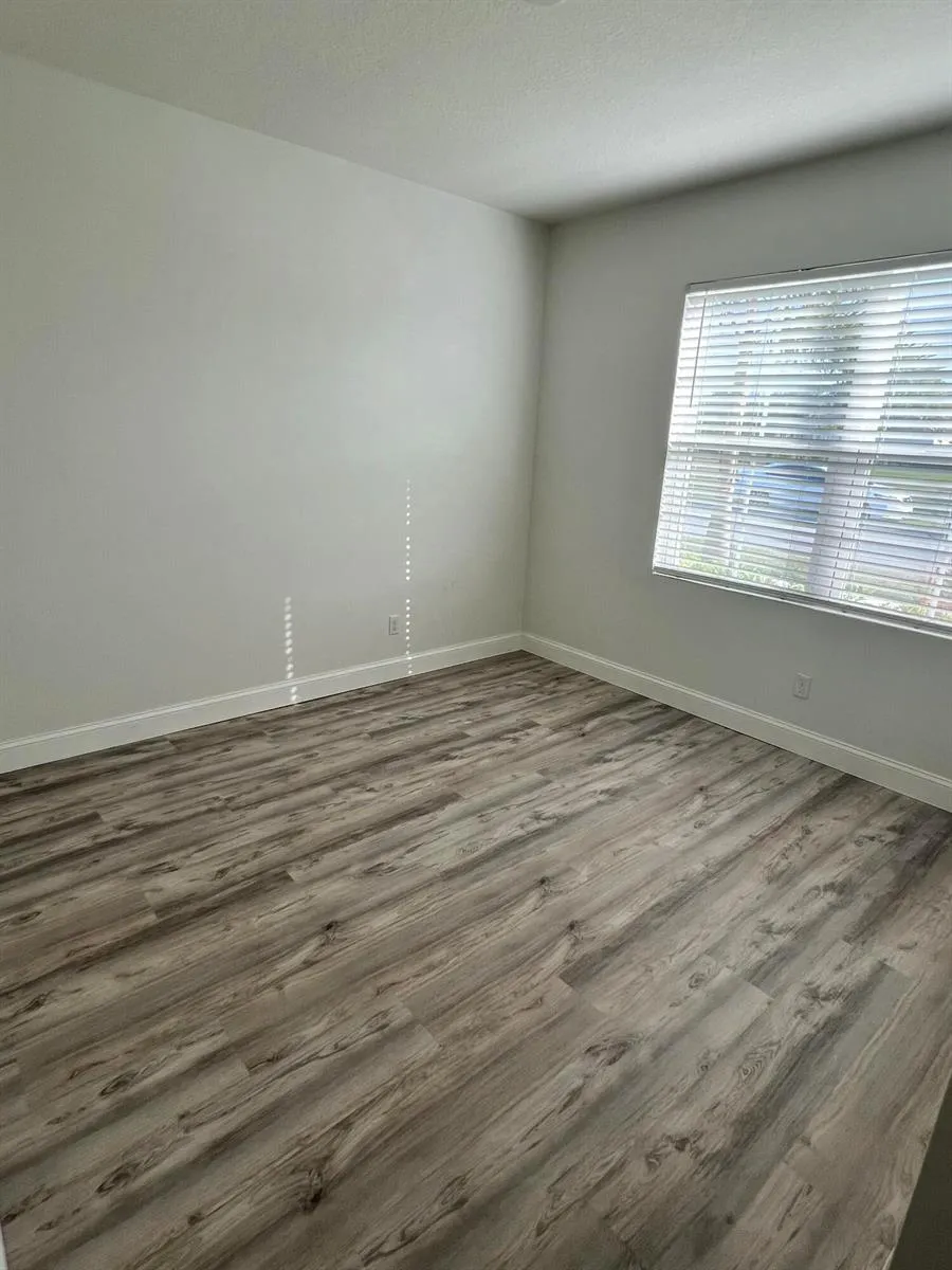 3280 ROXBURY PLACE SW Vero Beach, FL 32968