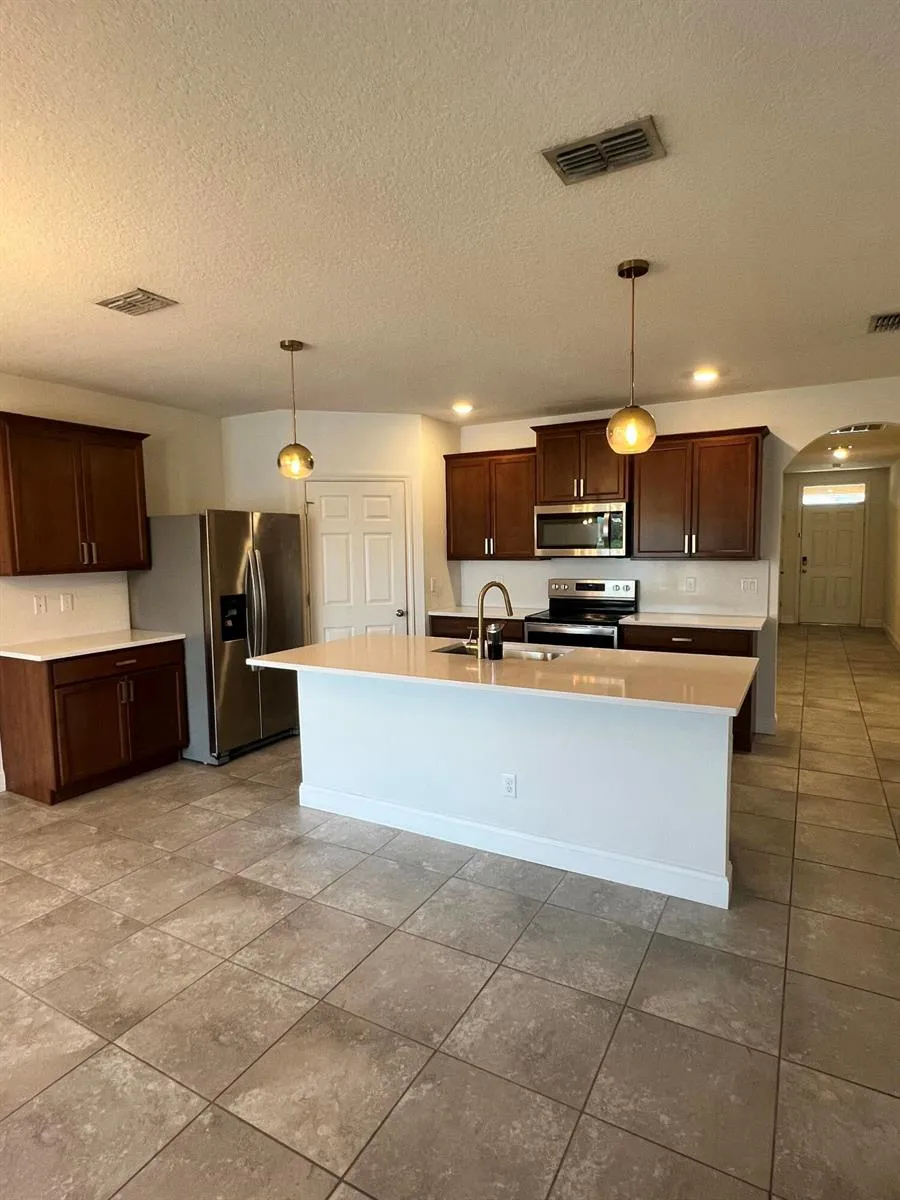 3280 ROXBURY PLACE SW Vero Beach, FL 32968