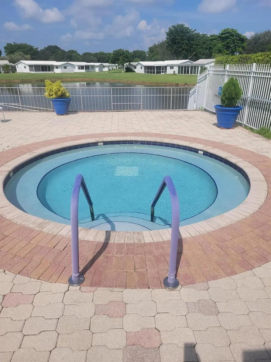 1076 NW 85th Terrace #A72 Plantation, FL 33322