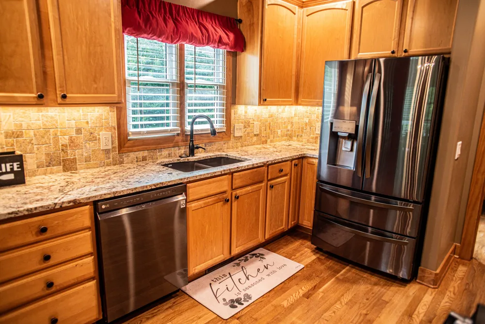105 Bay Dr Lancaster, TN 38569