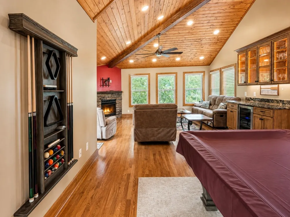 105 Bay Dr Lancaster, TN 38569