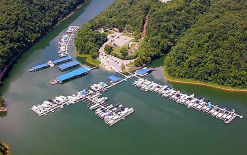 105 Bay Dr Lancaster, TN 38569