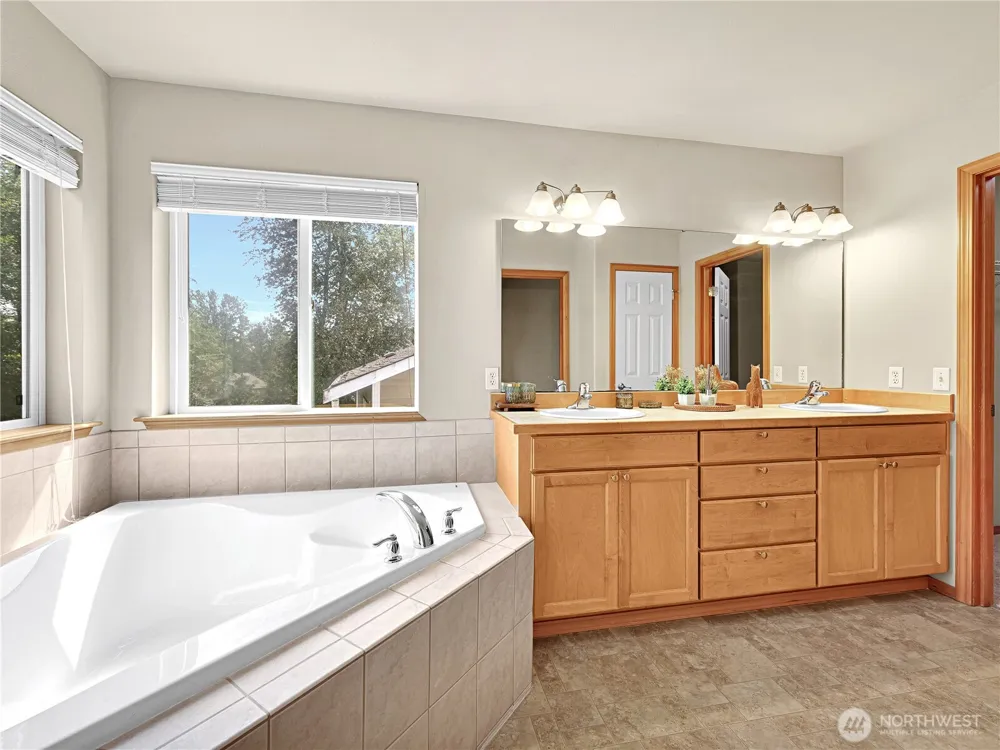 2623 145th Street SW Lynnwood, WA 98087