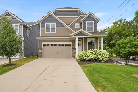 7495 Laurel Point