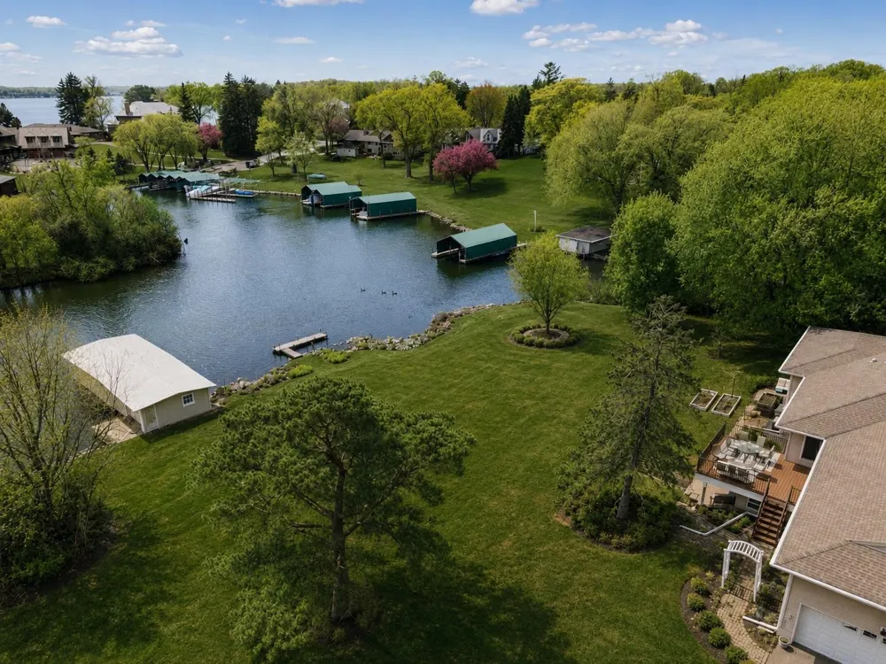 2685 Shadywood Road Excelsior, MN 55331
