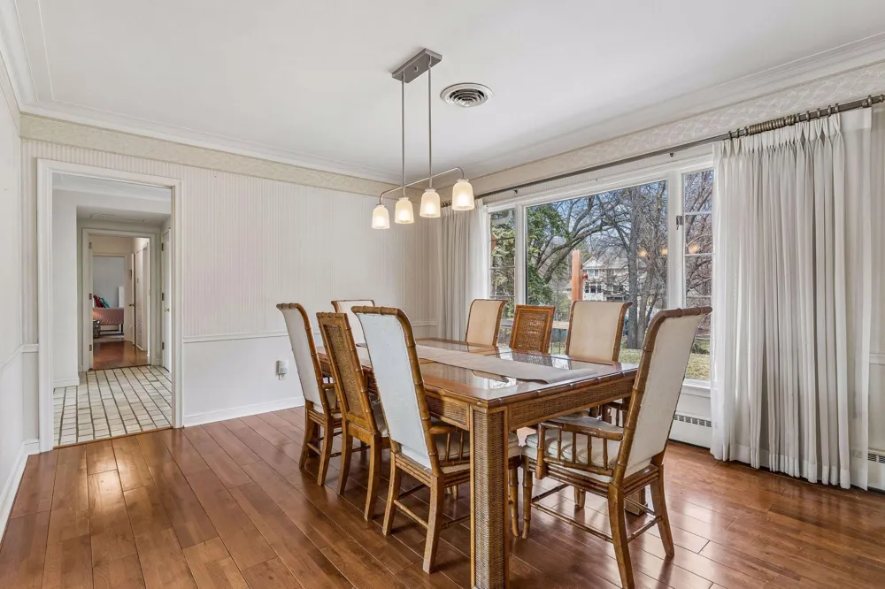 2685 Shadywood Road Excelsior, MN 55331