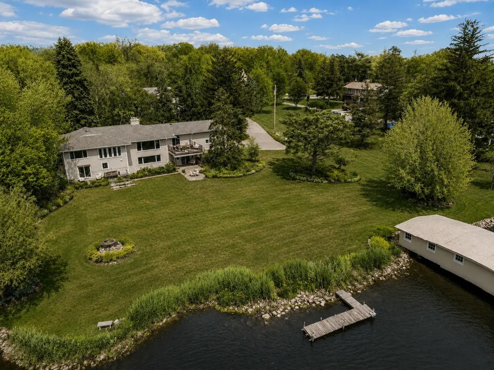 2685 Shadywood Road Excelsior, MN 55331