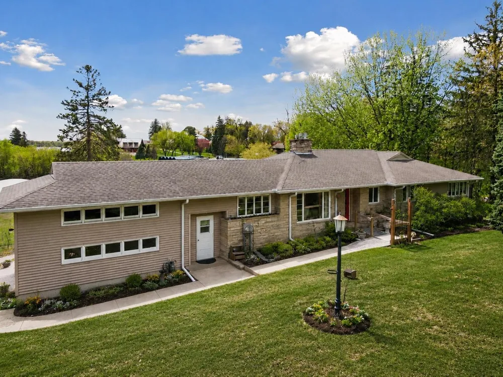2685 Shadywood Road Excelsior, MN 55331