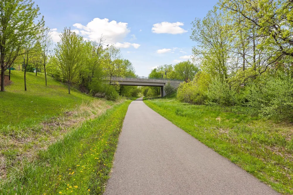 2685 Shadywood Road Excelsior, MN 55331