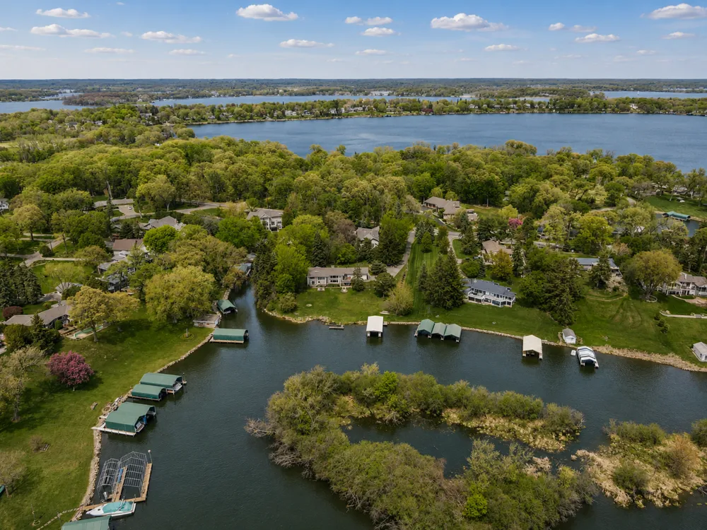 2685 Shadywood Road Excelsior, MN 55331