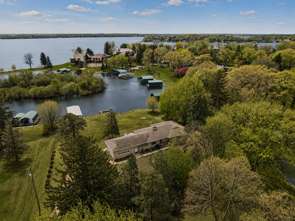 2685 Shadywood Road Excelsior, MN 55331
