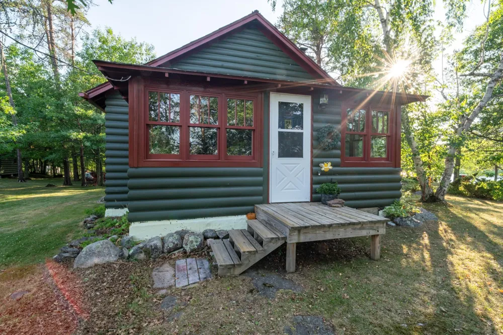 1922 Vellieux Island International Falls, MN 56649
