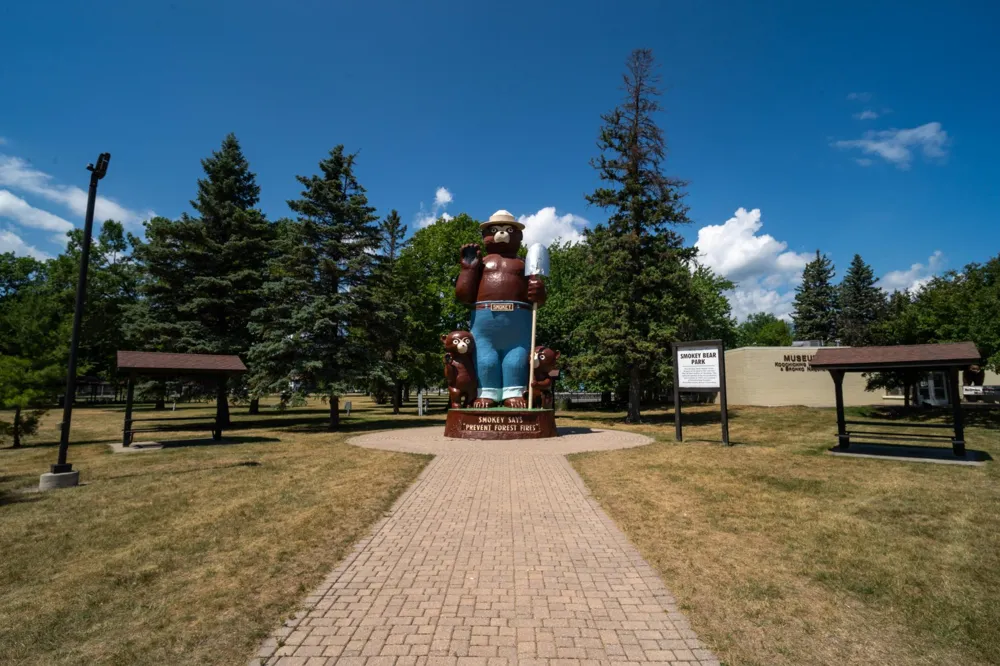 1922 Vellieux Island International Falls, MN 56649