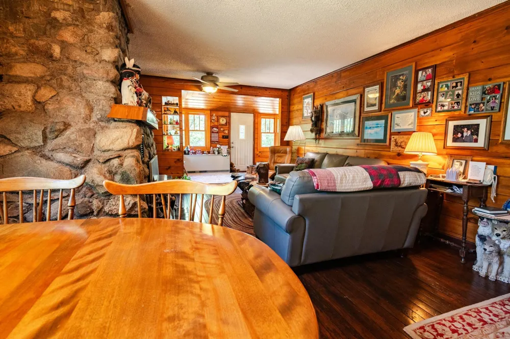 1922 Vellieux Island International Falls, MN 56649