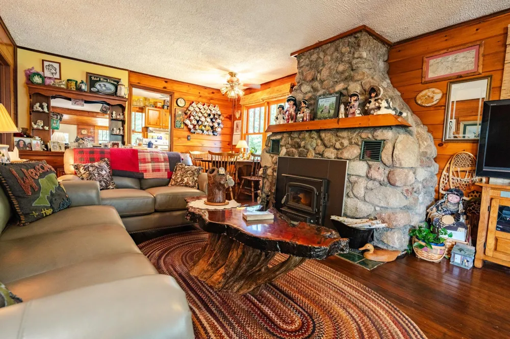 1922 Vellieux Island International Falls, MN 56649
