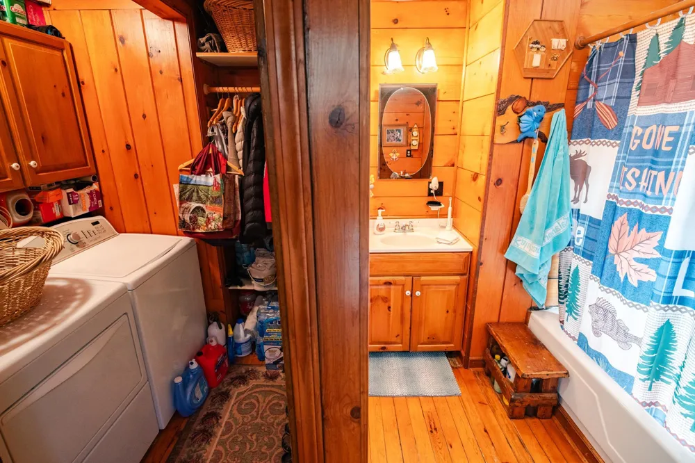 1922 Vellieux Island International Falls, MN 56649