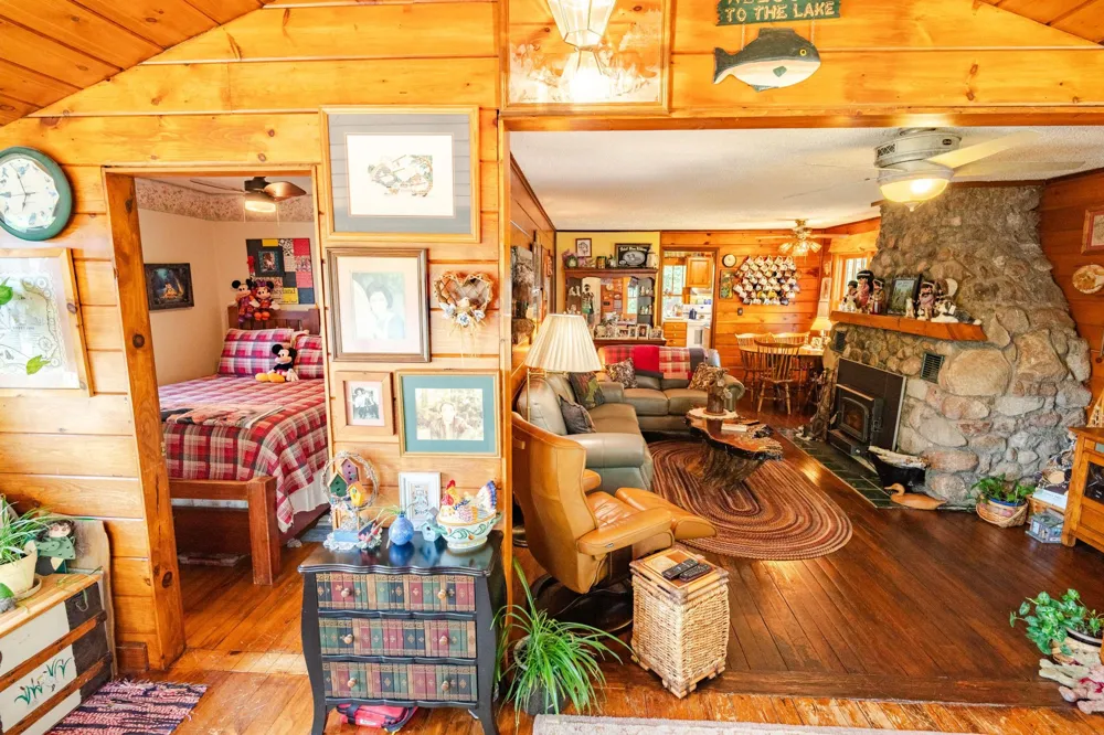 1922 Vellieux Island International Falls, MN 56649