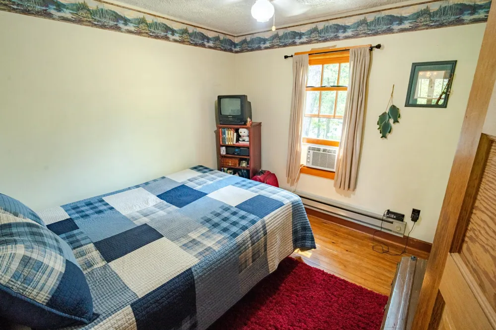 1922 Vellieux Island International Falls, MN 56649