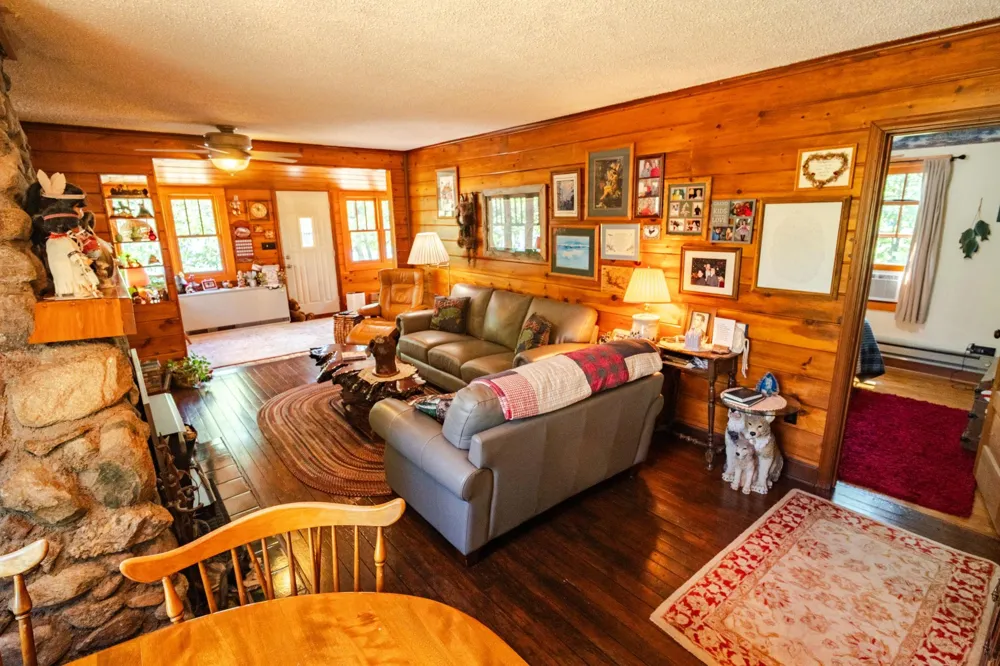 1922 Vellieux Island International Falls, MN 56649