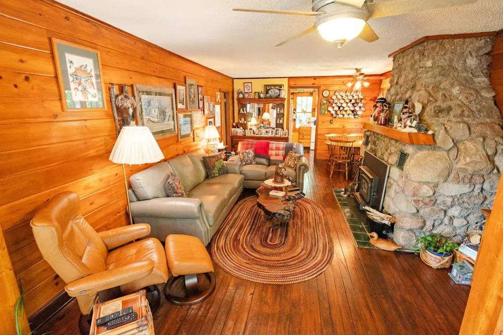 1922 Vellieux Island International Falls, MN 56649