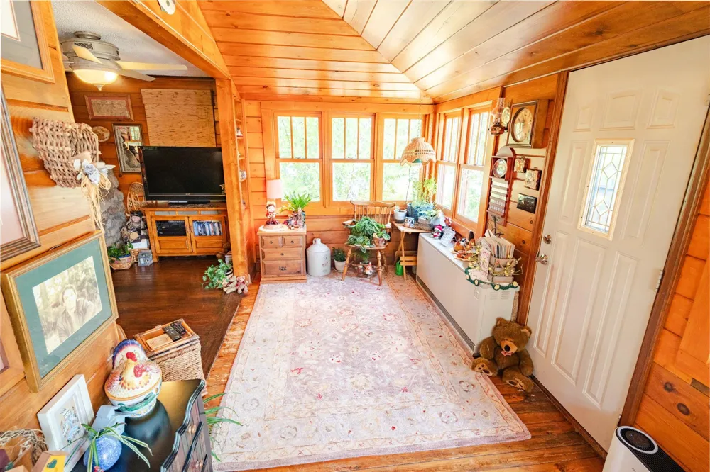 1922 Vellieux Island International Falls, MN 56649