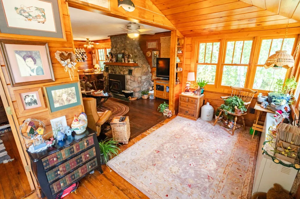 1922 Vellieux Island International Falls, MN 56649