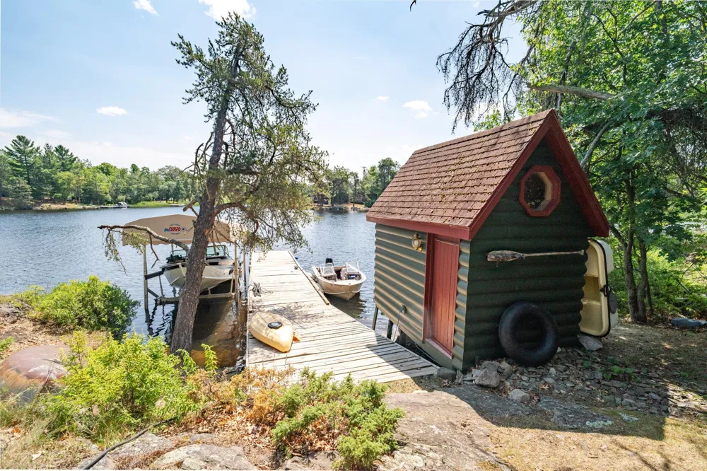 1922 Vellieux Island International Falls, MN 56649