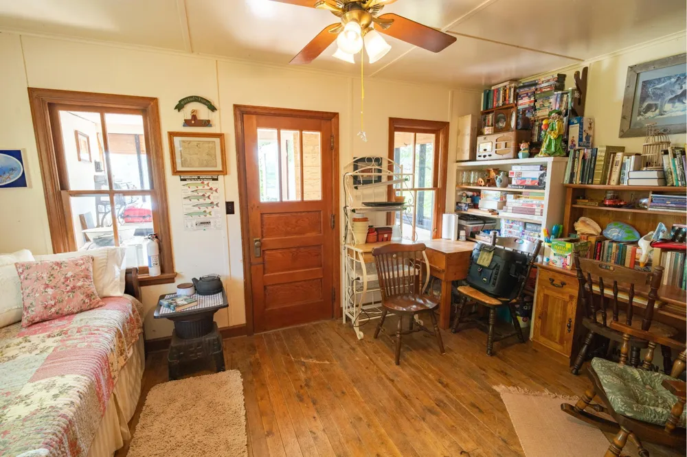 1922 Vellieux Island International Falls, MN 56649