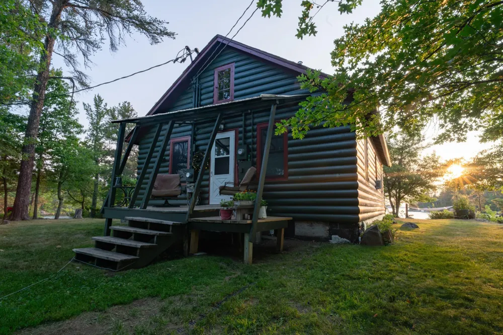 1922 Vellieux Island International Falls, MN 56649