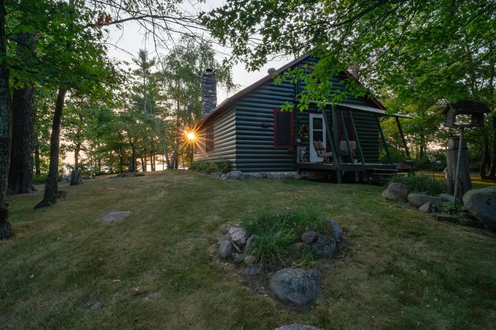 1922 Vellieux Island International Falls, MN 56649