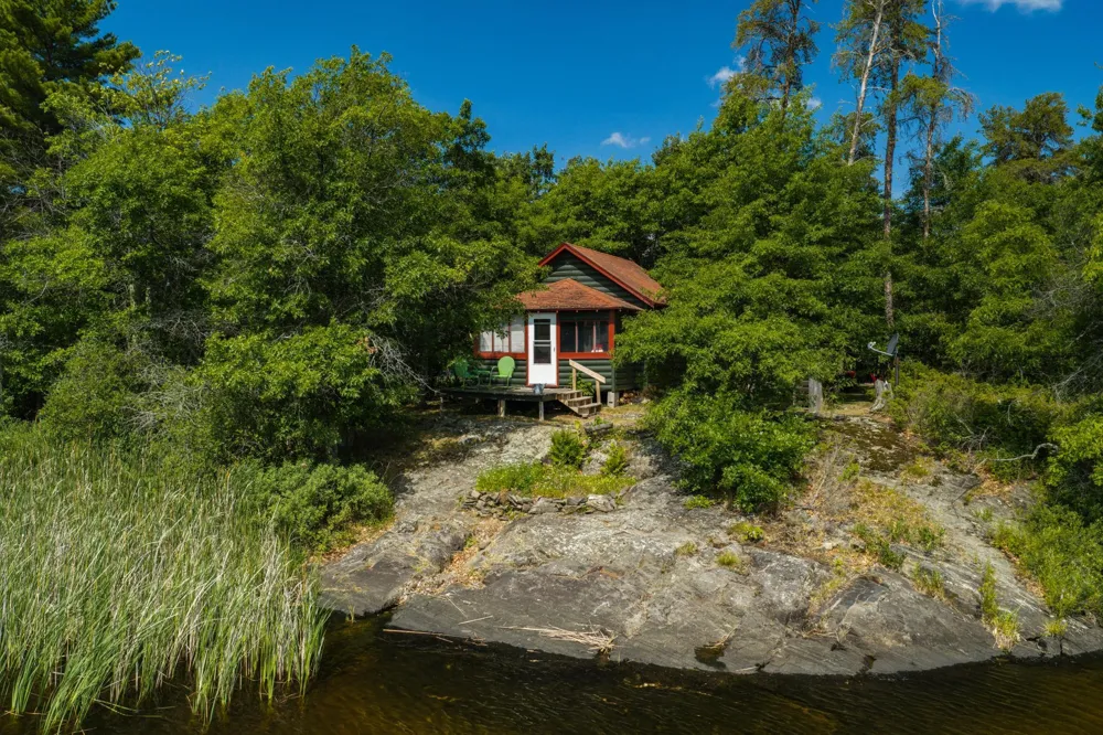 1922 Vellieux Island International Falls, MN 56649
