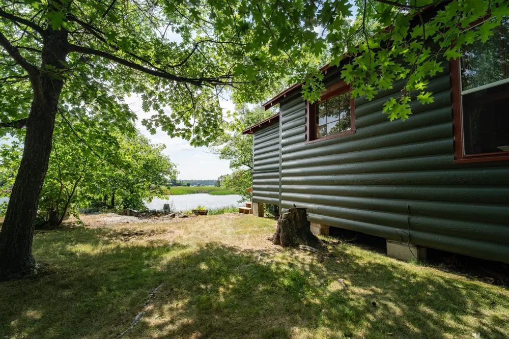 1922 Vellieux Island International Falls, MN 56649