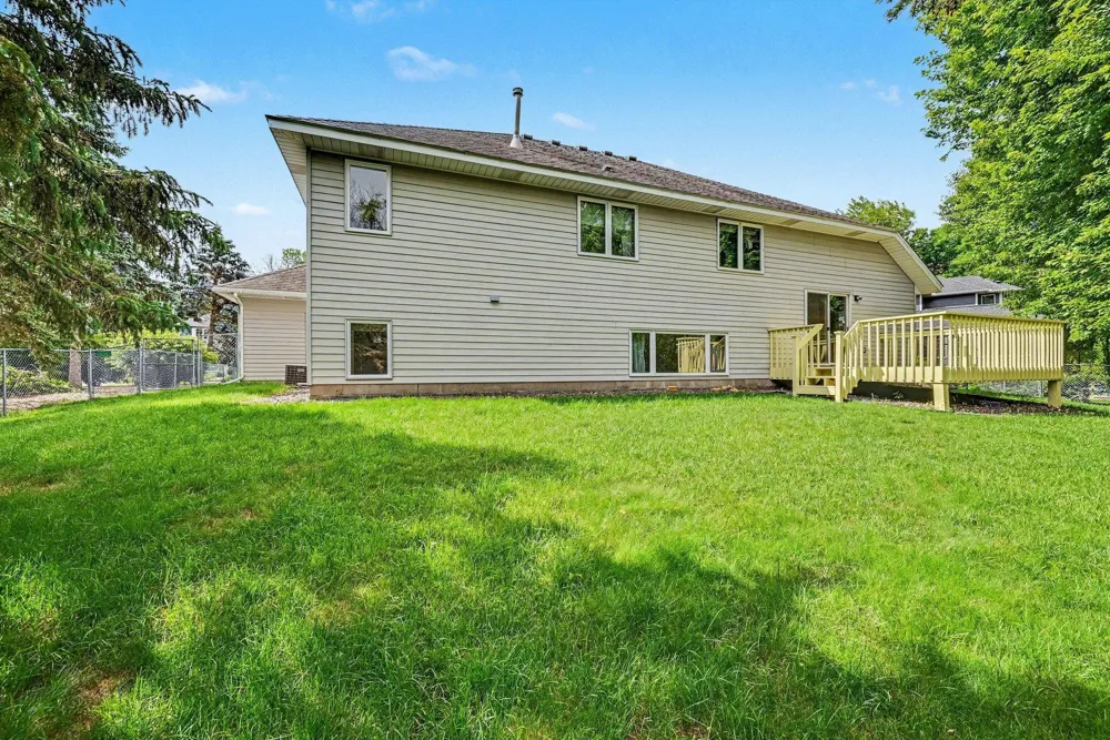 2522 S Windsor Lane Woodbury, MN 55125