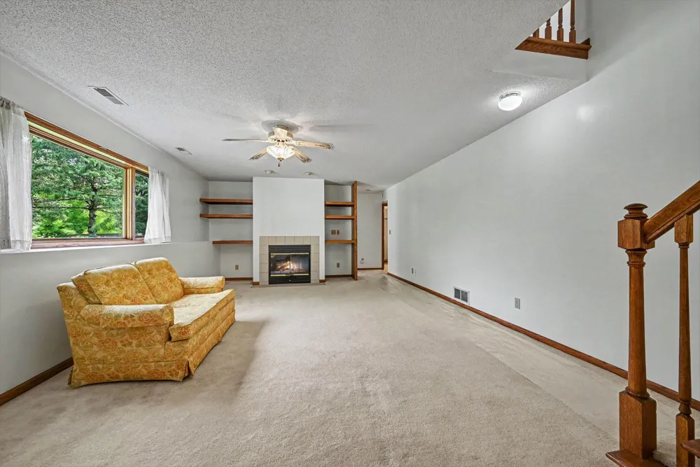 2522 S Windsor Lane Woodbury, MN 55125