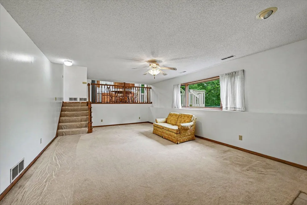 2522 S Windsor Lane Woodbury, MN 55125