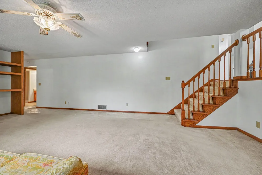 2522 S Windsor Lane Woodbury, MN 55125