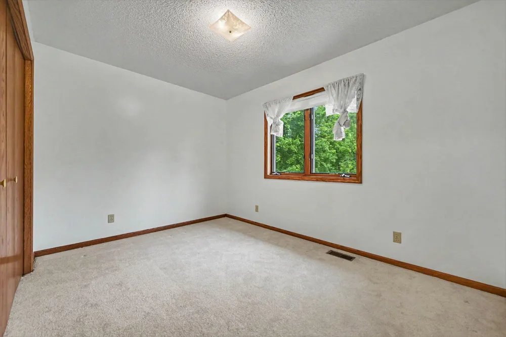 2522 S Windsor Lane Woodbury, MN 55125