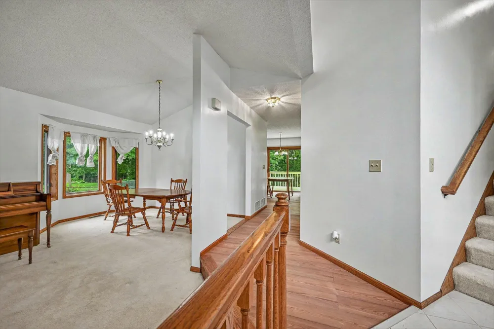 2522 S Windsor Lane Woodbury, MN 55125