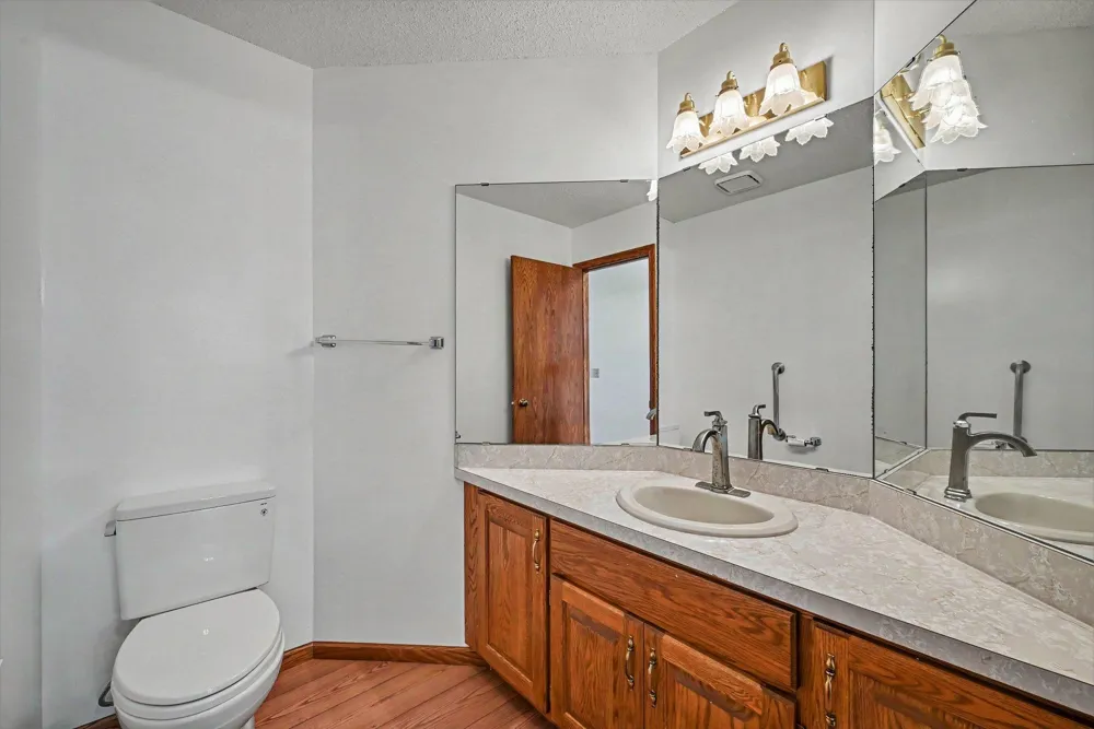 2522 S Windsor Lane Woodbury, MN 55125