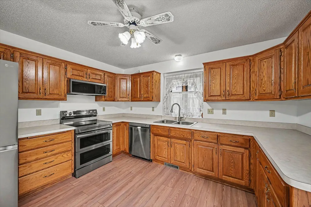 2522 S Windsor Lane Woodbury, MN 55125