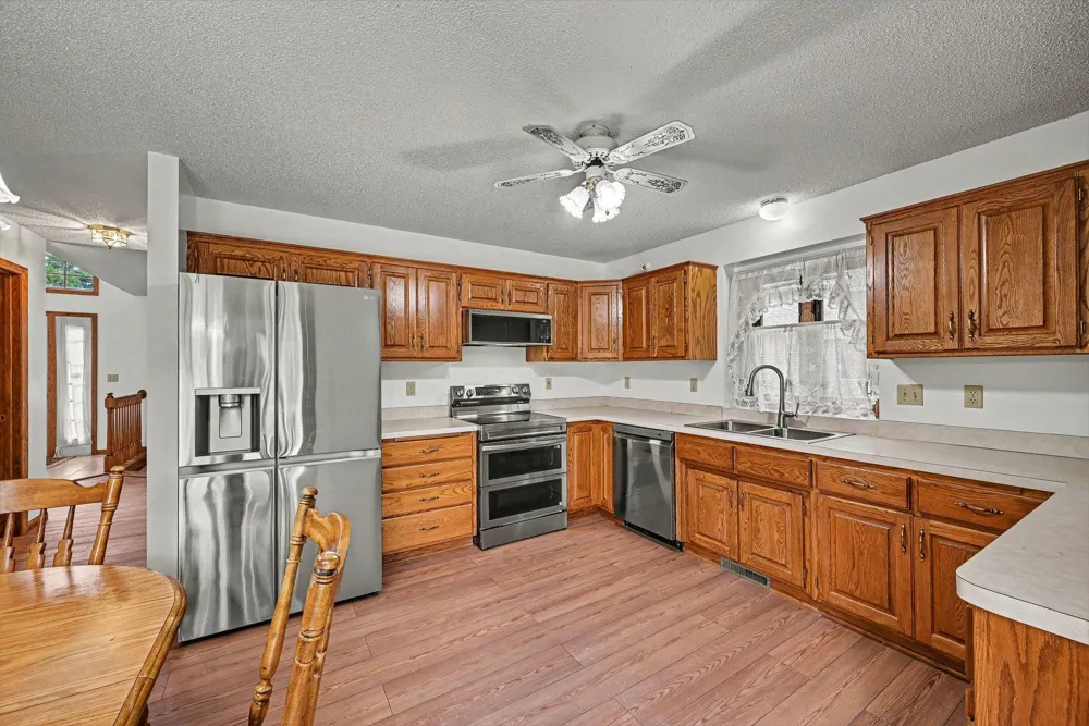 2522 S Windsor Lane Woodbury, MN 55125