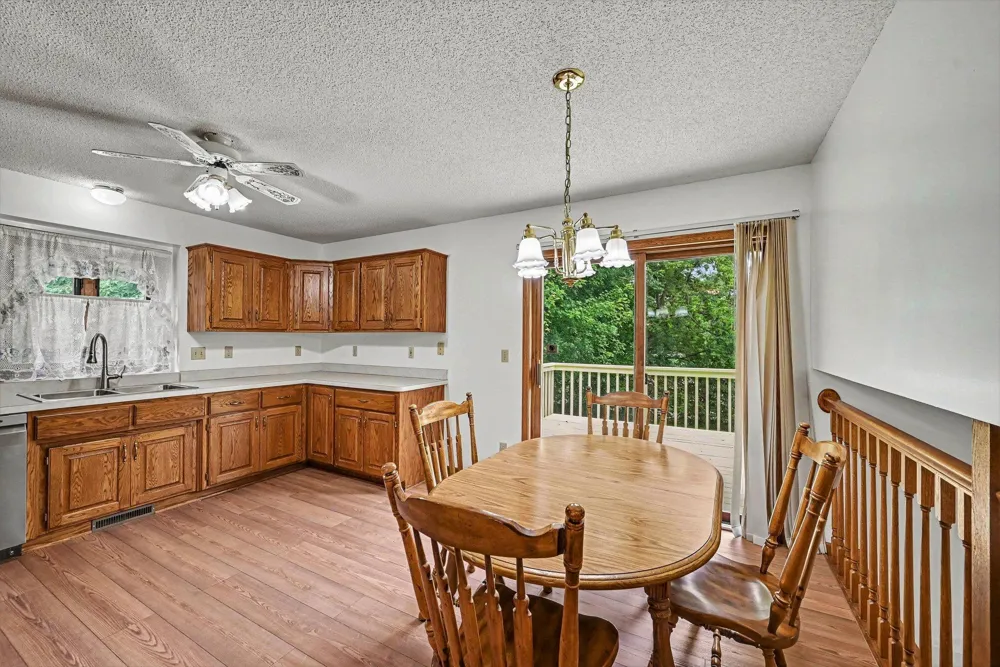2522 S Windsor Lane Woodbury, MN 55125