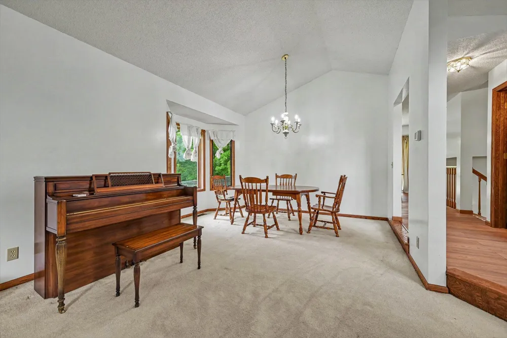 2522 S Windsor Lane Woodbury, MN 55125