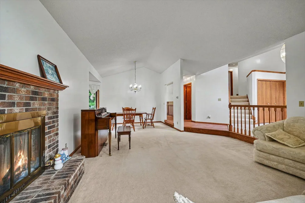 2522 S Windsor Lane Woodbury, MN 55125