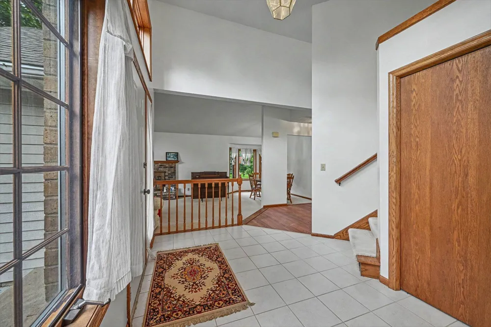2522 S Windsor Lane Woodbury, MN 55125